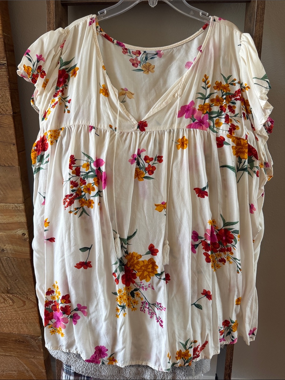 Old Navy Cream Floral V-Neck Puff Sleeve Blouse
